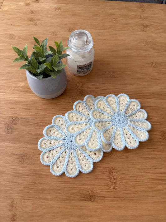 Háčkované podšálky různé barvy