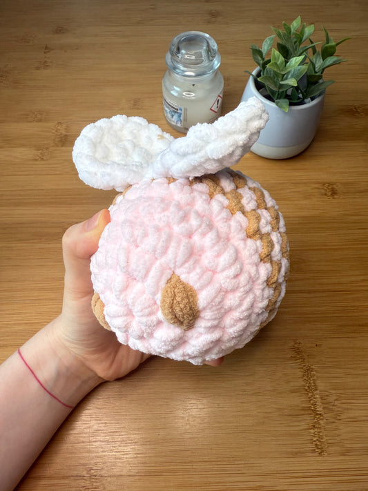 Háčkovaná včelka