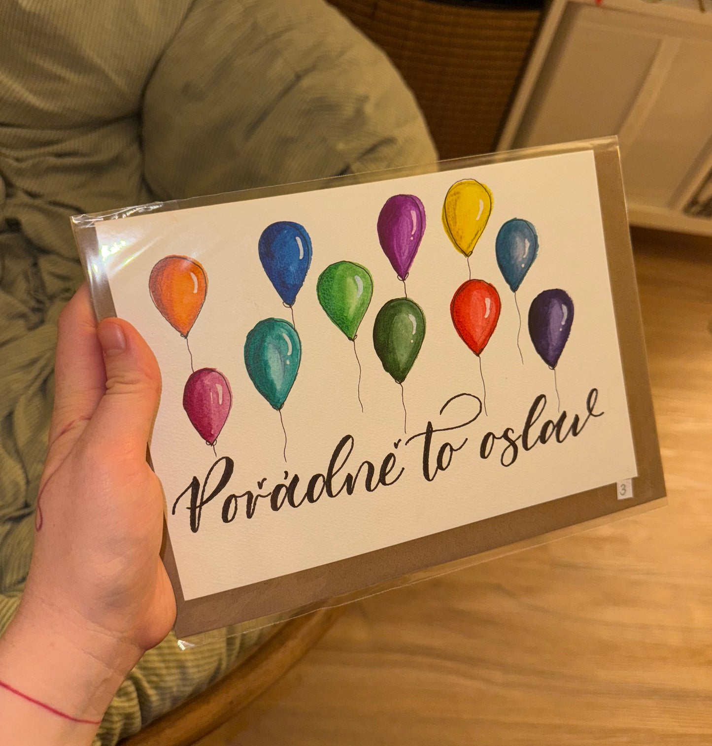 Příníčka s bálónky a papírovou obálkou