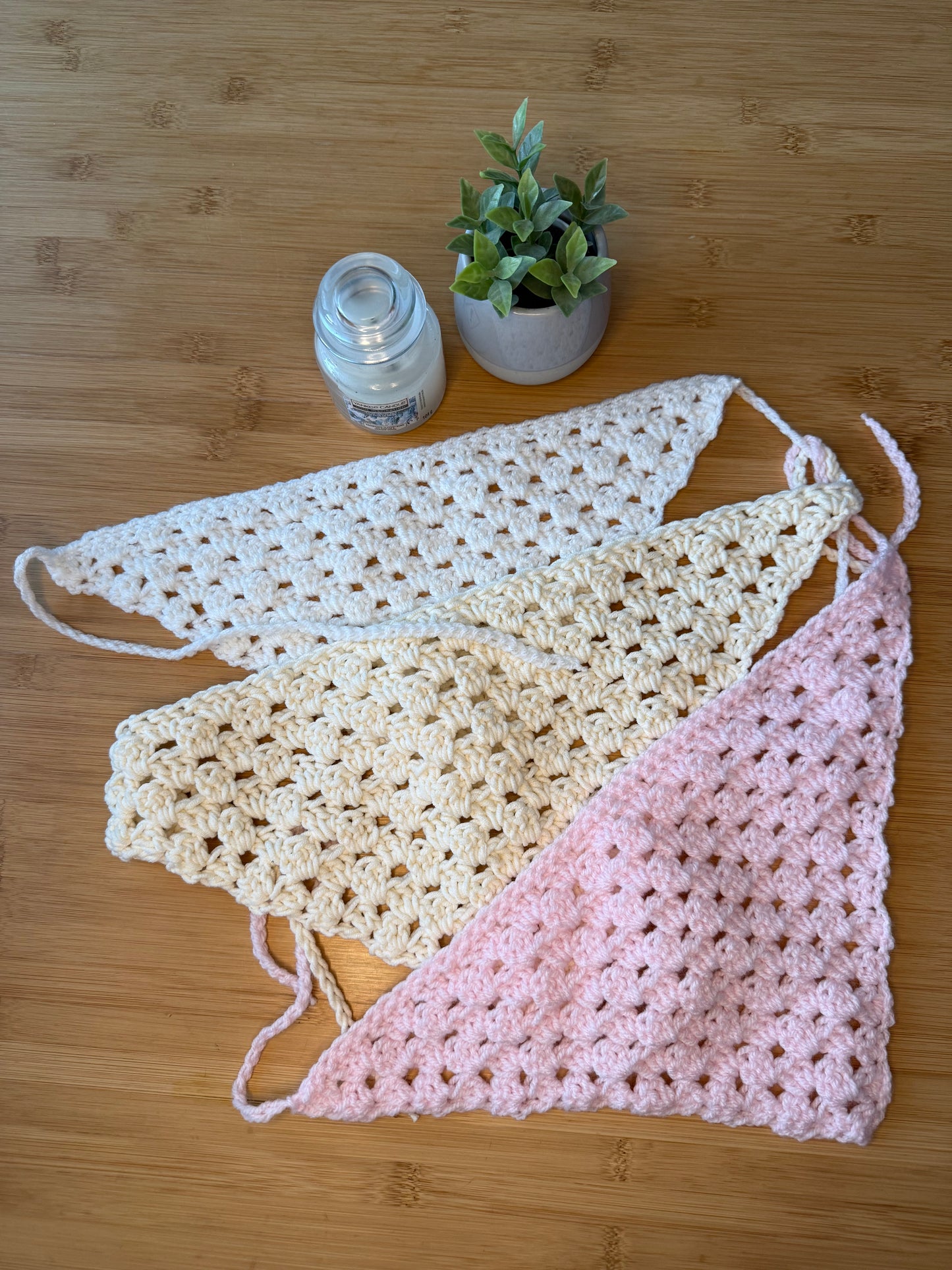 Háčkovaná bandana