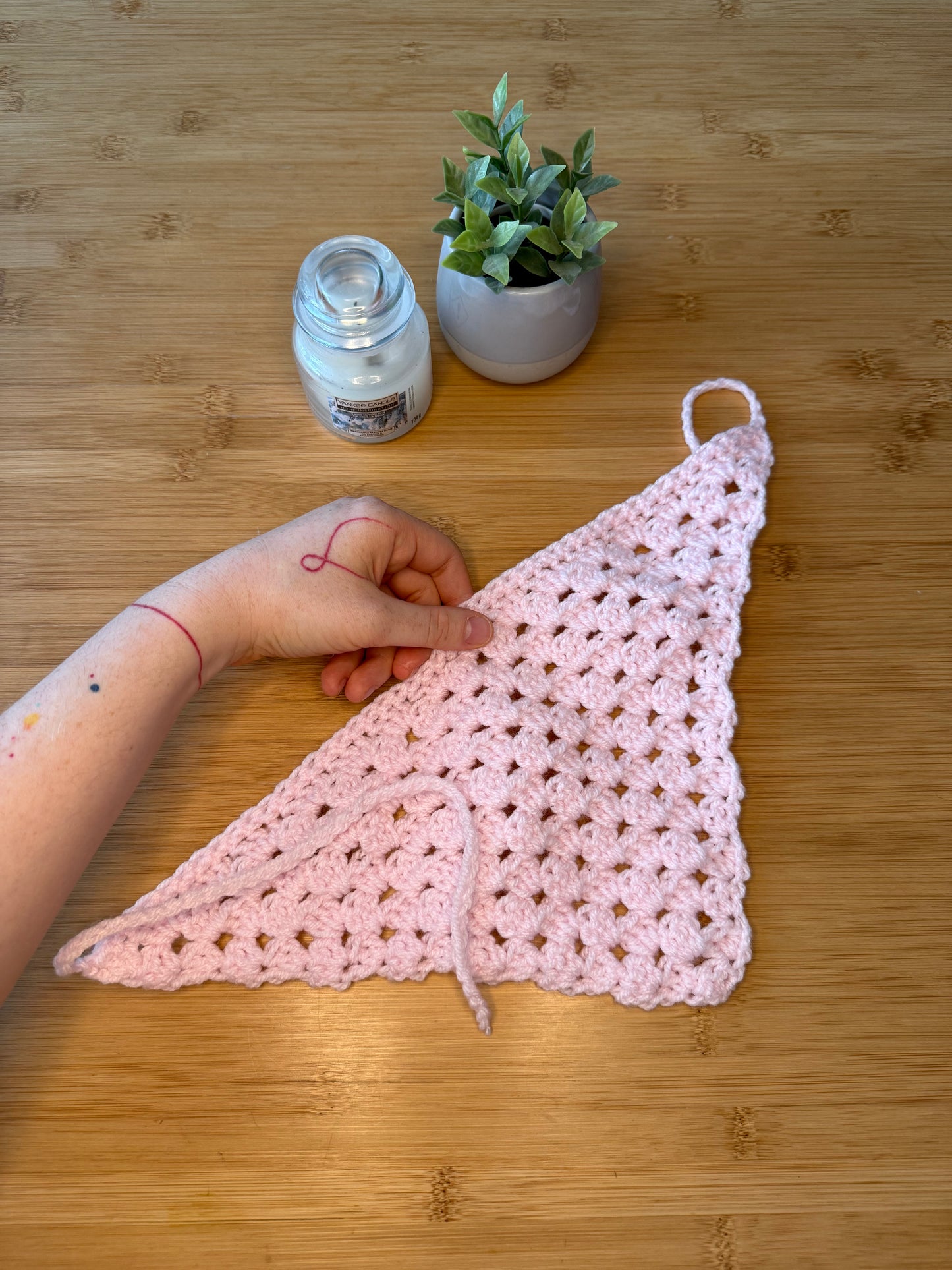 Háčkovaná bandana