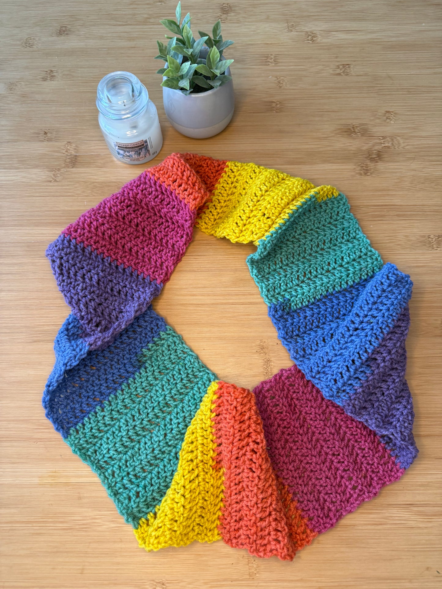 Kruhová barevná šála