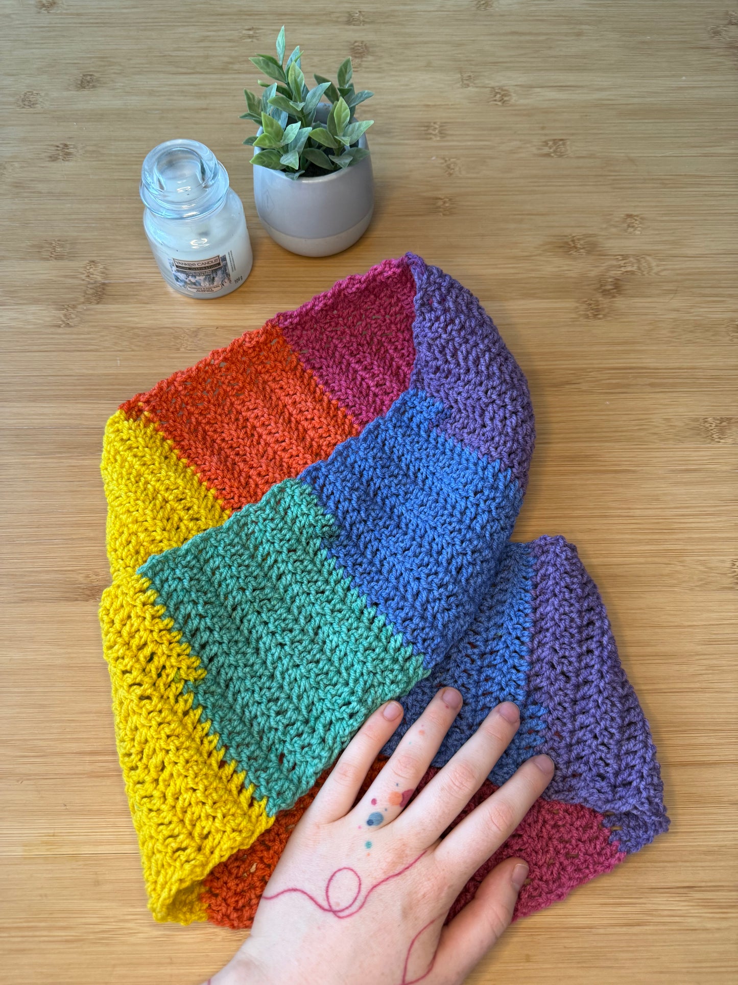 Kruhová barevná šála