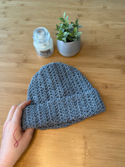 Ručně háčkovaná čepice různé barvy