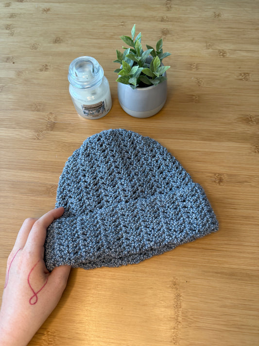 Ručně háčkovaná čepice různé barvy