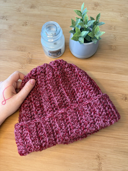 Ručně háčkovaná čepice různé barvy