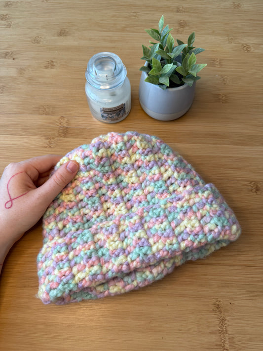 Háčkovaná barevná čepice
