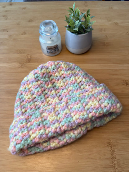 Háčkovaná barevná čepice