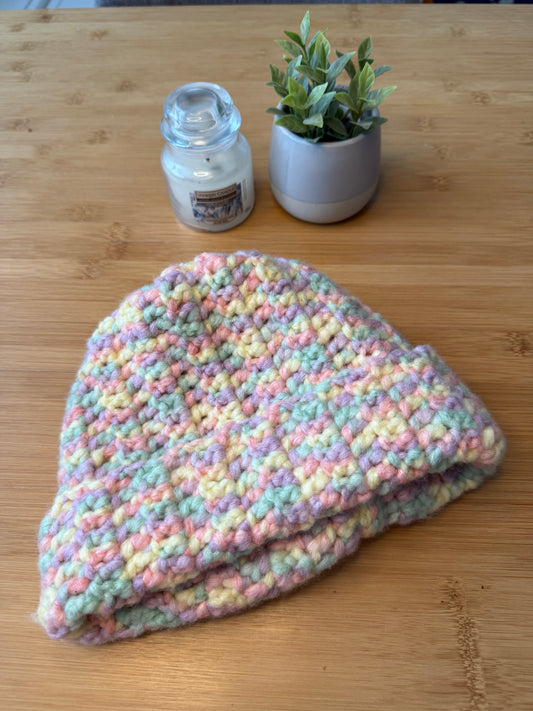 Háčkovaná barevná čepice