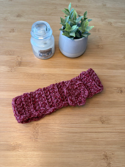 Háčkovaná čelenka s květem