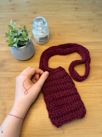 Rudá taštička na telefon