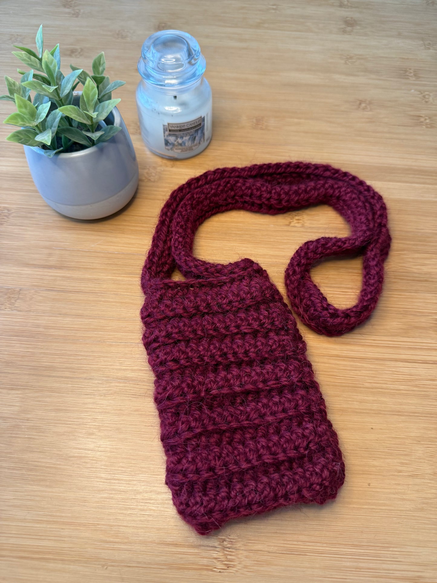 Rudá taštička na telefon