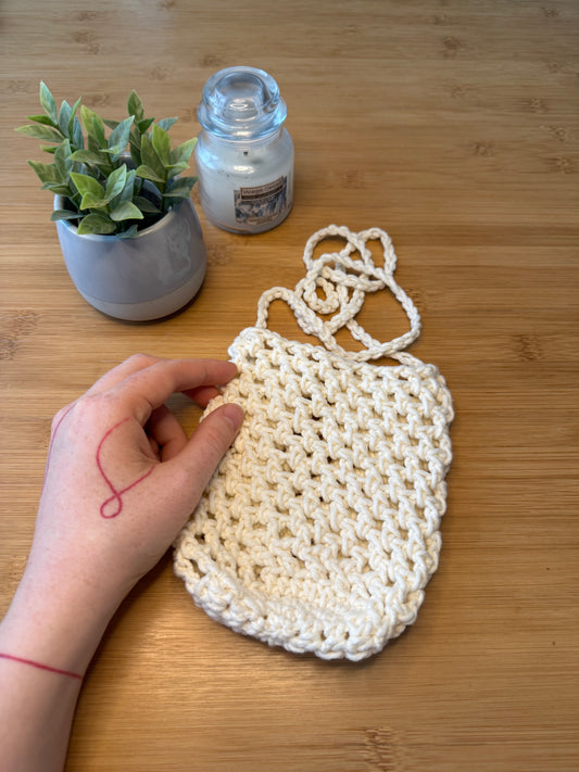 Bílá taštička na láhev