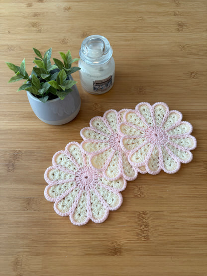 Háčkované podšálky různé barvy