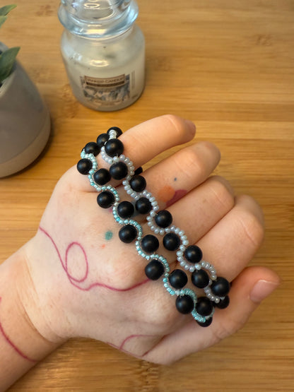 Vlnitý korálkový náramek několik barev