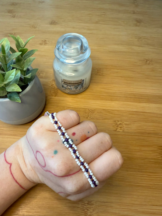 Úzký plochý korálkový náramek dva druhy