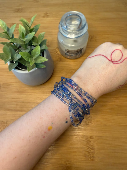 Vrstvený korálkový náramek modrý a hnědý