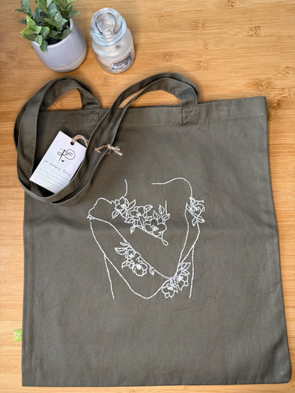 Tvrdá plátěná taška s výšivkou oranžová a zelená