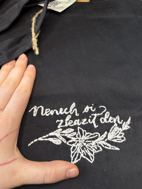 Měkká plátěná taška s výšivkou (tři barvy)