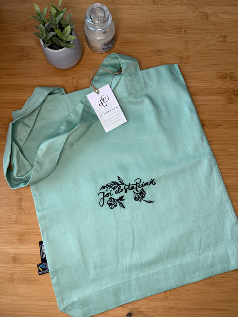 Měkká plátěná taška s výšivkou (tři barvy)