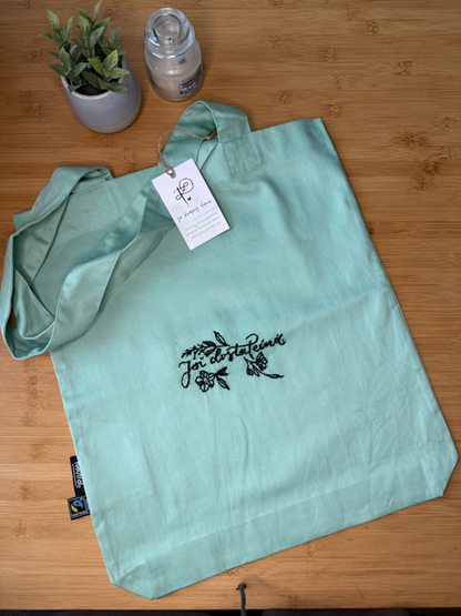 Měkká plátěná taška s výšivkou (tři barvy)