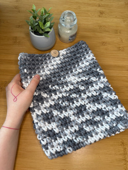 Ručně háčkovaný obal na Ipad (tablet) různé barevné kombinace