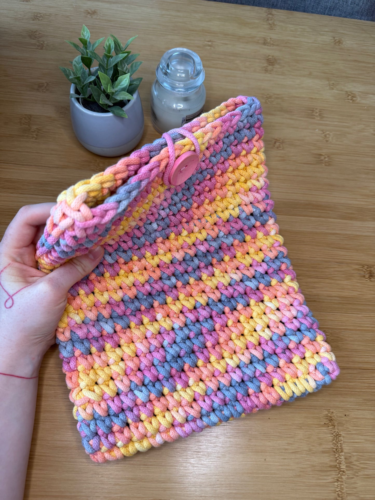 Ručně háčkovaný obal na Ipad (tablet) různé barevné kombinace