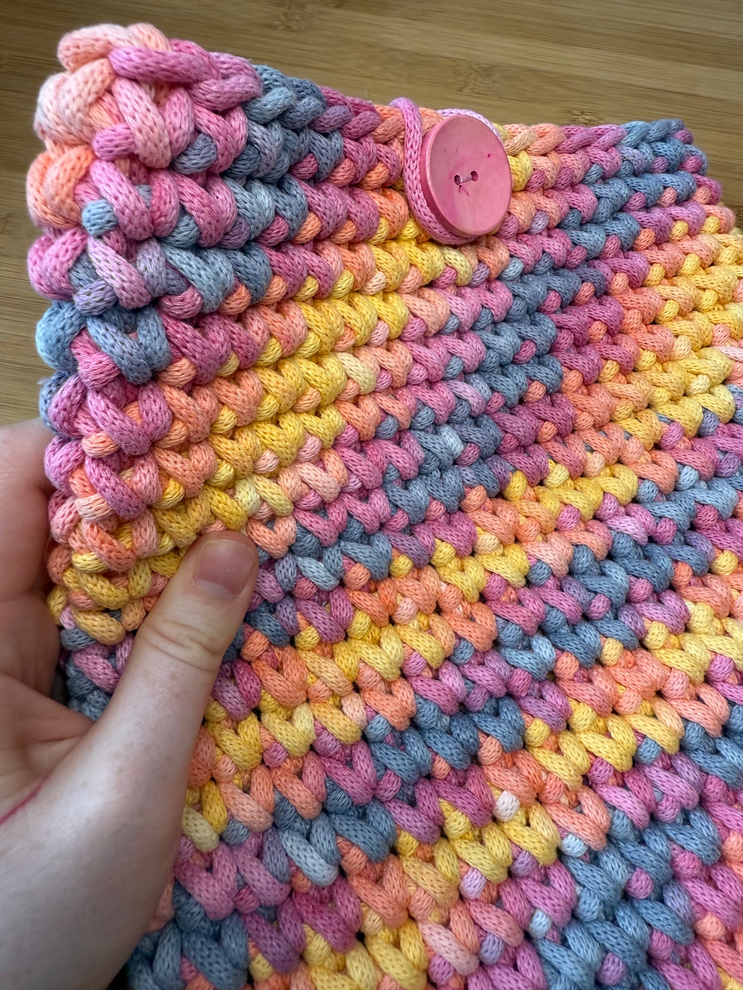 Ručně háčkovaný obal na Ipad (tablet) různé barevné kombinace