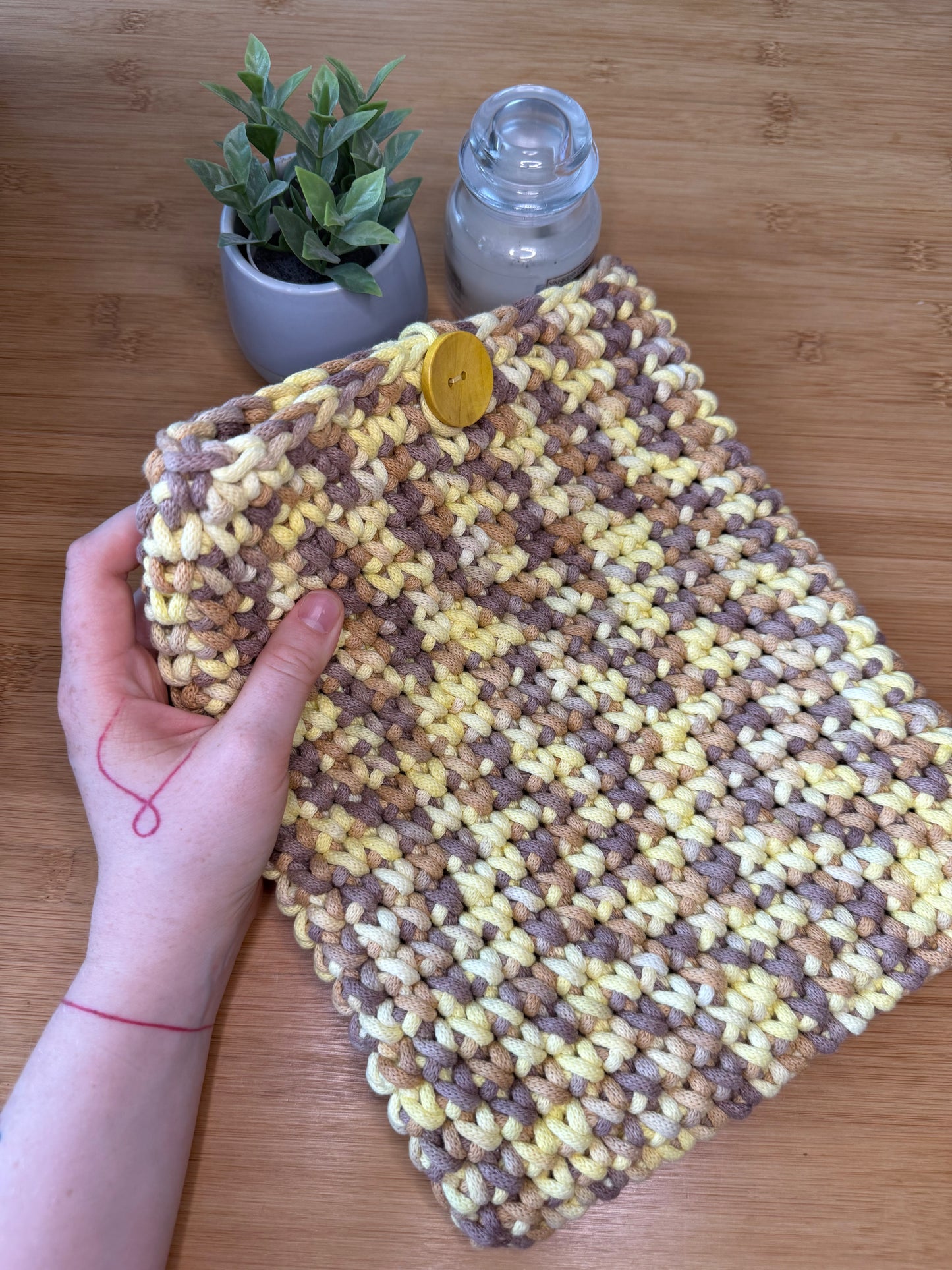 Ručně háčkovaný obal na Ipad (tablet) různé barevné kombinace