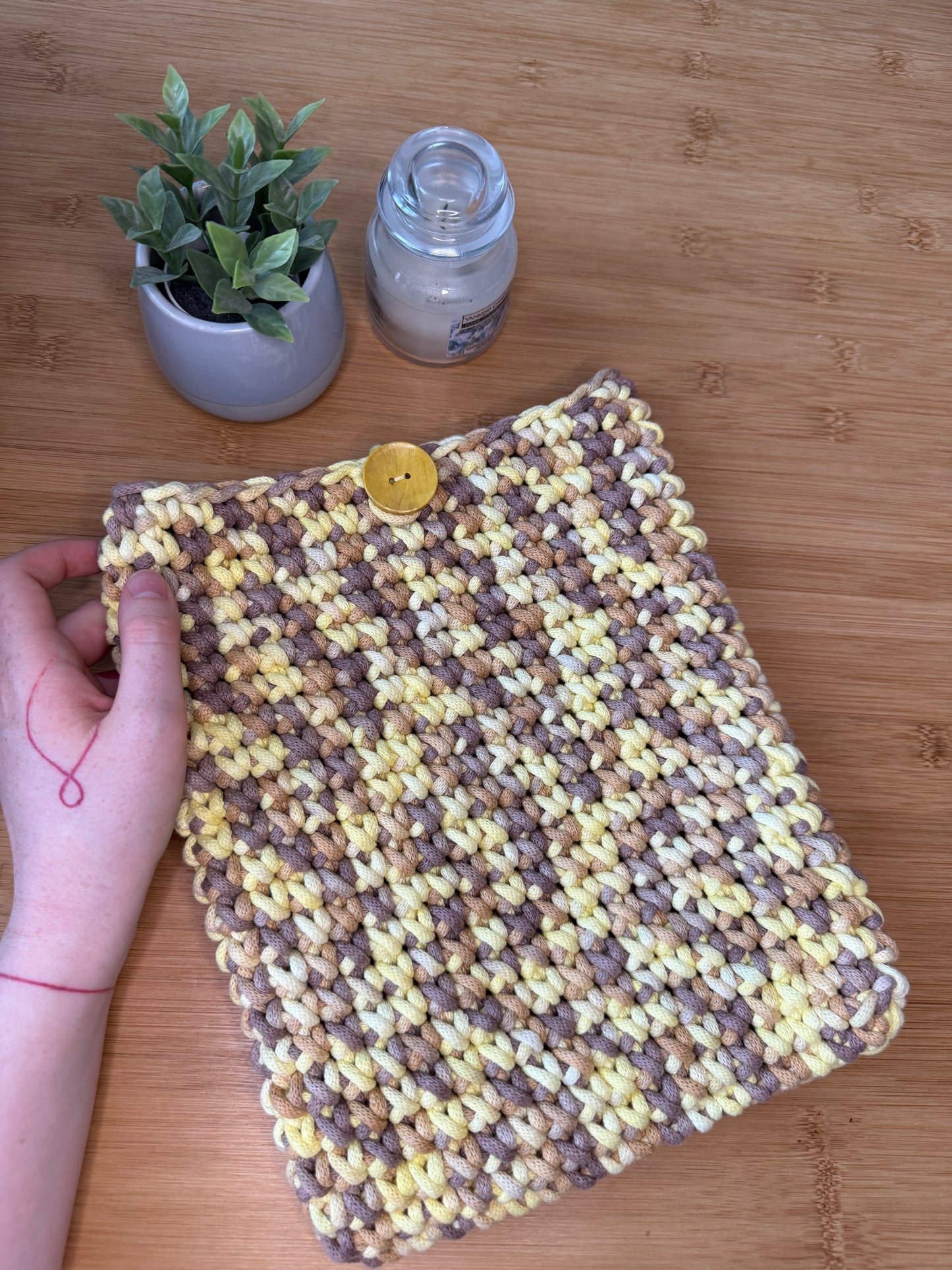 Ručně háčkovaný obal na Ipad (tablet) různé barevné kombinace