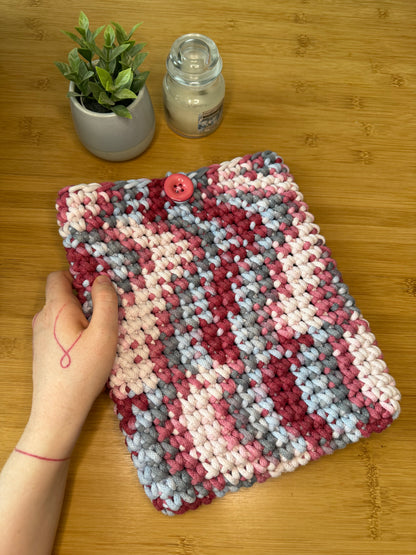 Ručně háčkovaný obal na Ipad (tablet) různé barevné kombinace