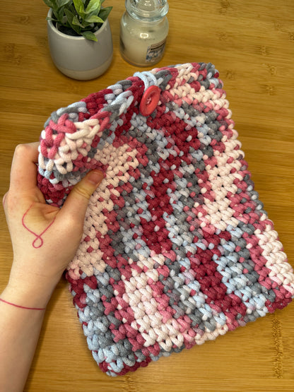 Ručně háčkovaný obal na Ipad (tablet) různé barevné kombinace