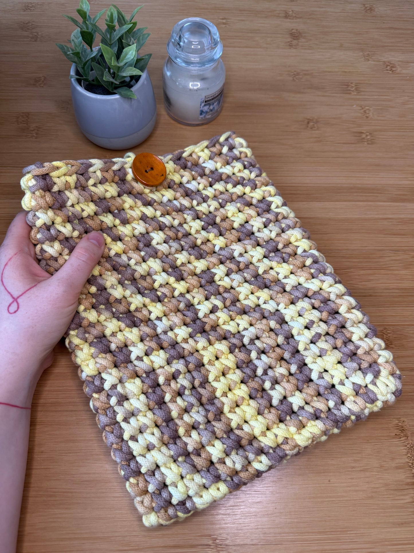 Ručně háčkovaný obal na Ipad (tablet) různé barevné kombinace