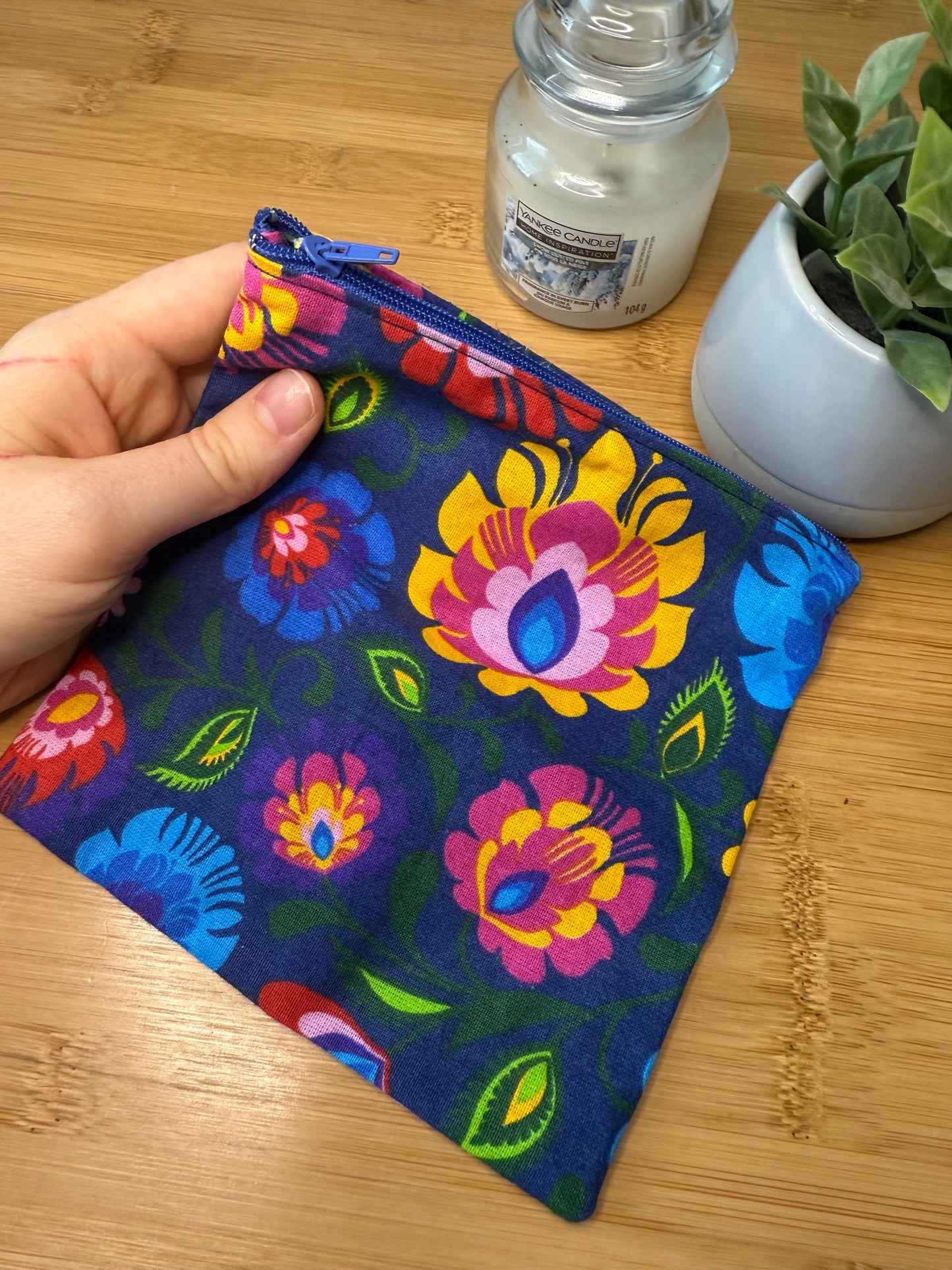 A5 taštička s hvězdičkami, s květinami