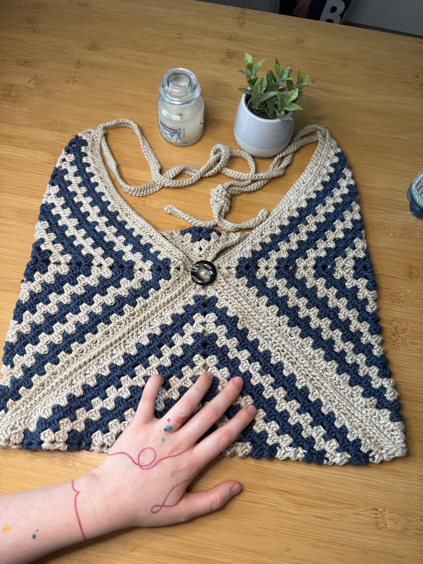 Háčkováná crossbody ze lna a bavlny